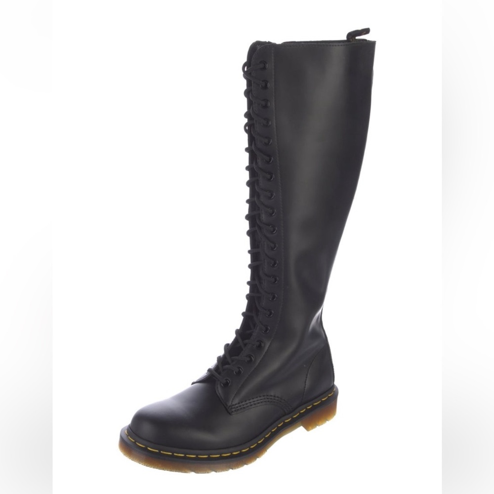 Dr. Martens Boots Mens size 11